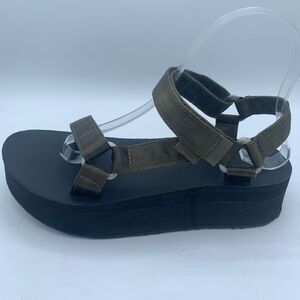 Flatform Universal Satin Teva Sandals in Green, Women’s 8